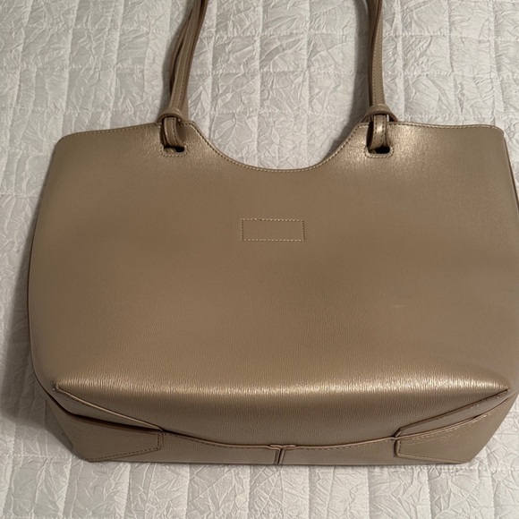 Neiman Marcus champagne shimmer Women's Tote Bag Excellent Condition no callouts - Picture 5 of 7